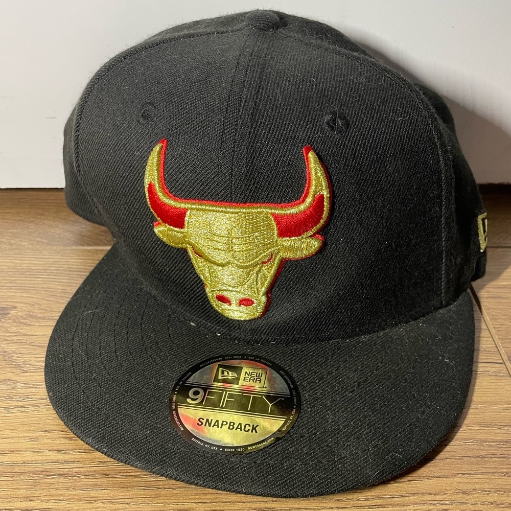 Chicago Bulls New Era Gold on Team Snapback “Chinese New Year” - Rare! NBA